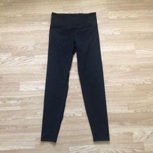 Old Navy women’s activewear leggings